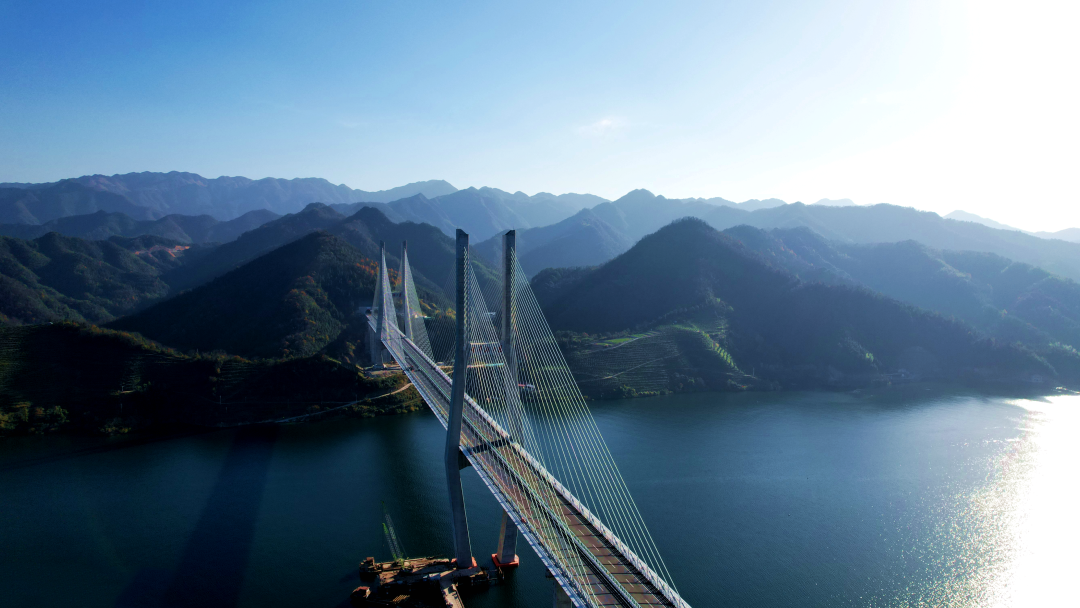 雪峰湖大桥.png